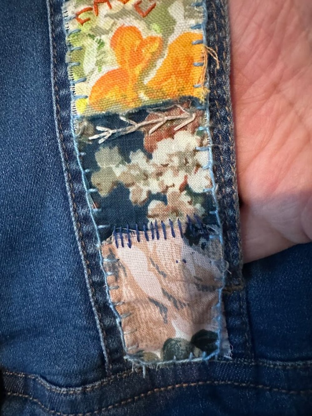 Isaac Mizrahi Upcycled Patchwork Denim Jacket, Womens sz 6 - Picture 8 of 12